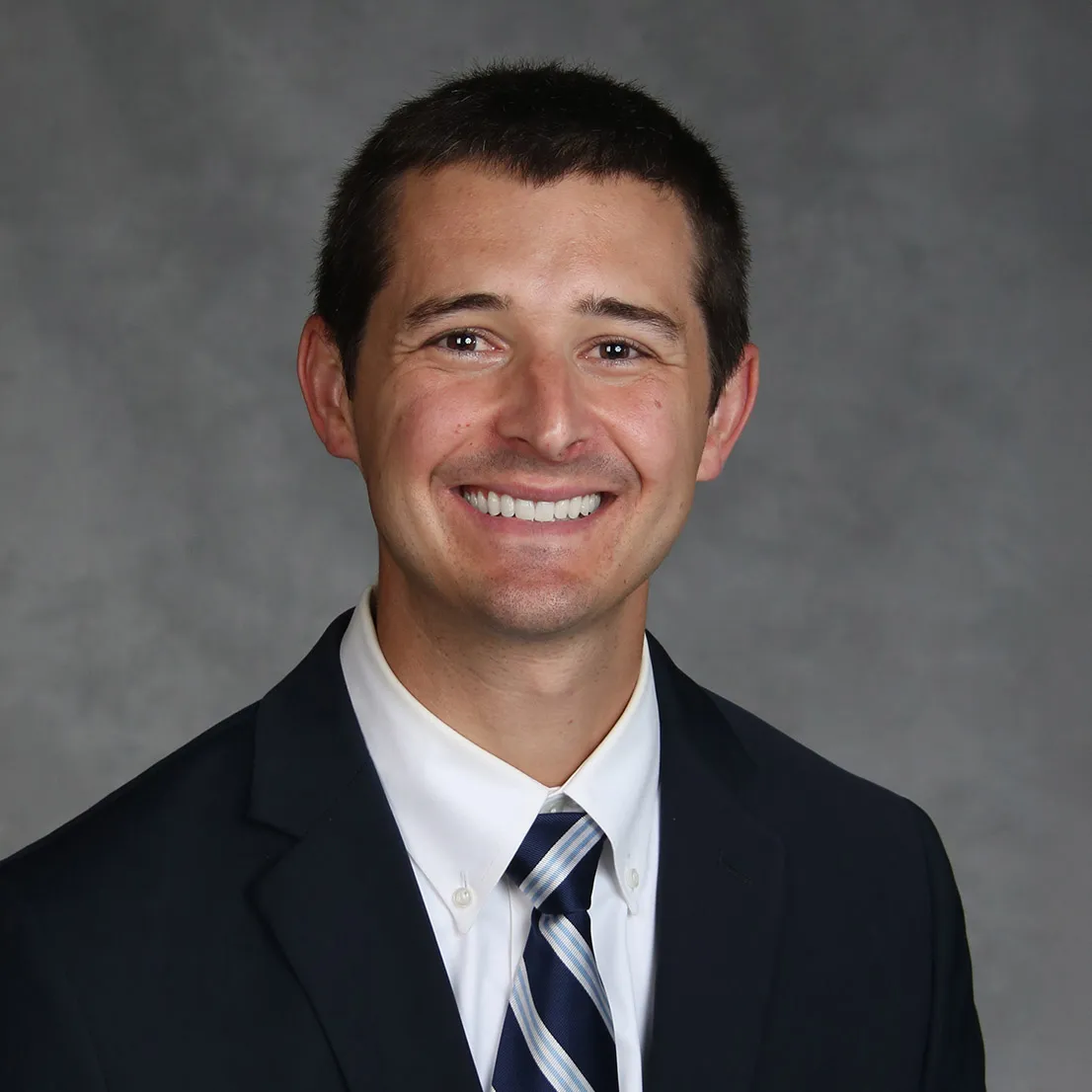 Headshot of H. Evan Dingle